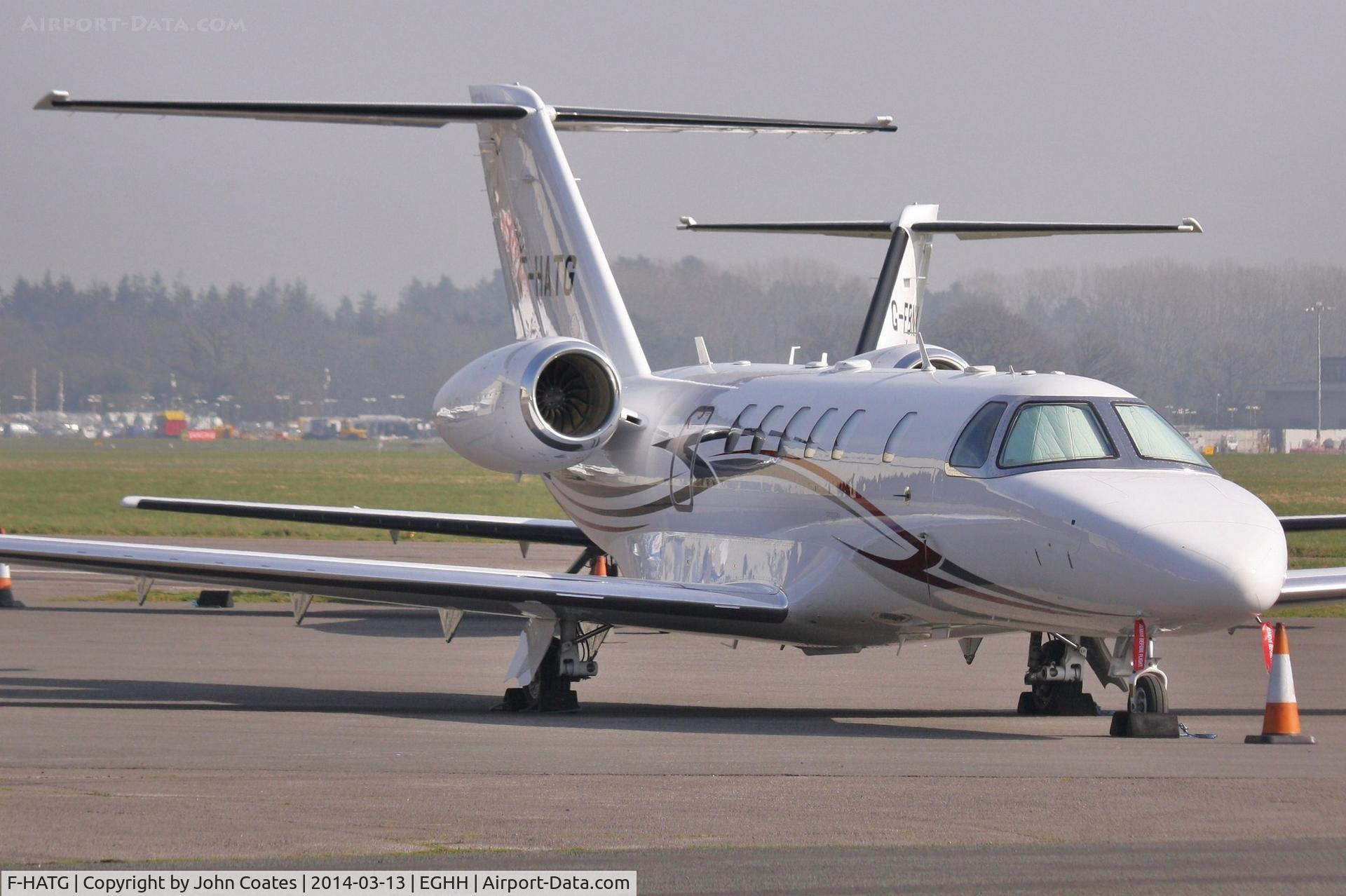 F-HATG, 2012 Cessna 525C CitationJet CJ4 C/N 525C-0115, At Signatures