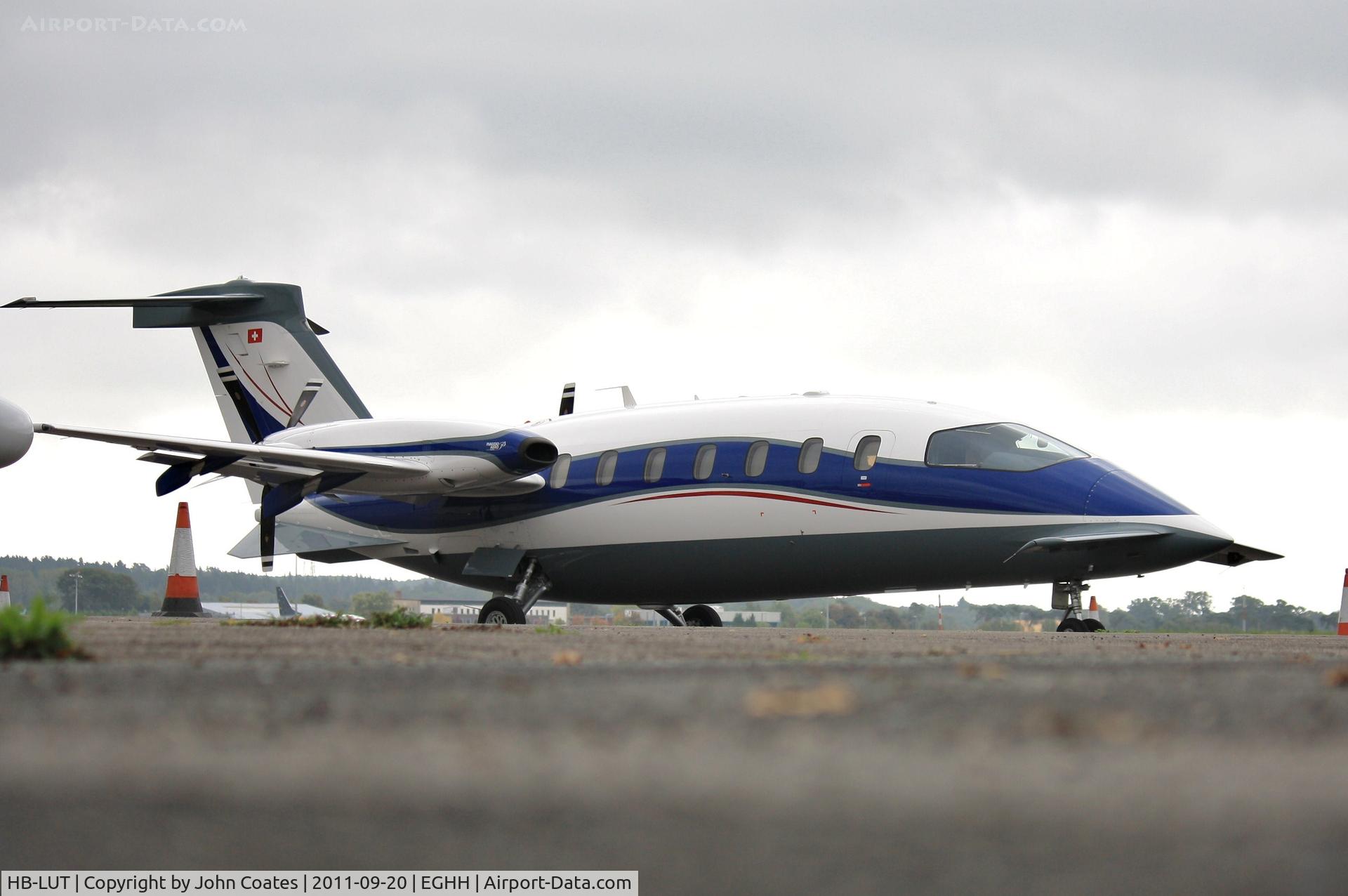 HB-LUT, 2010 Piaggio P-180 Avanti C/N 1201, At Signatures