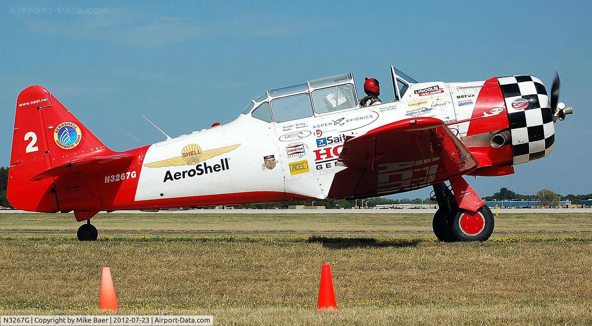 N3267G, 1943 North American SNJ-5 Texan C/N 88-15114, N3276G @ OSH
