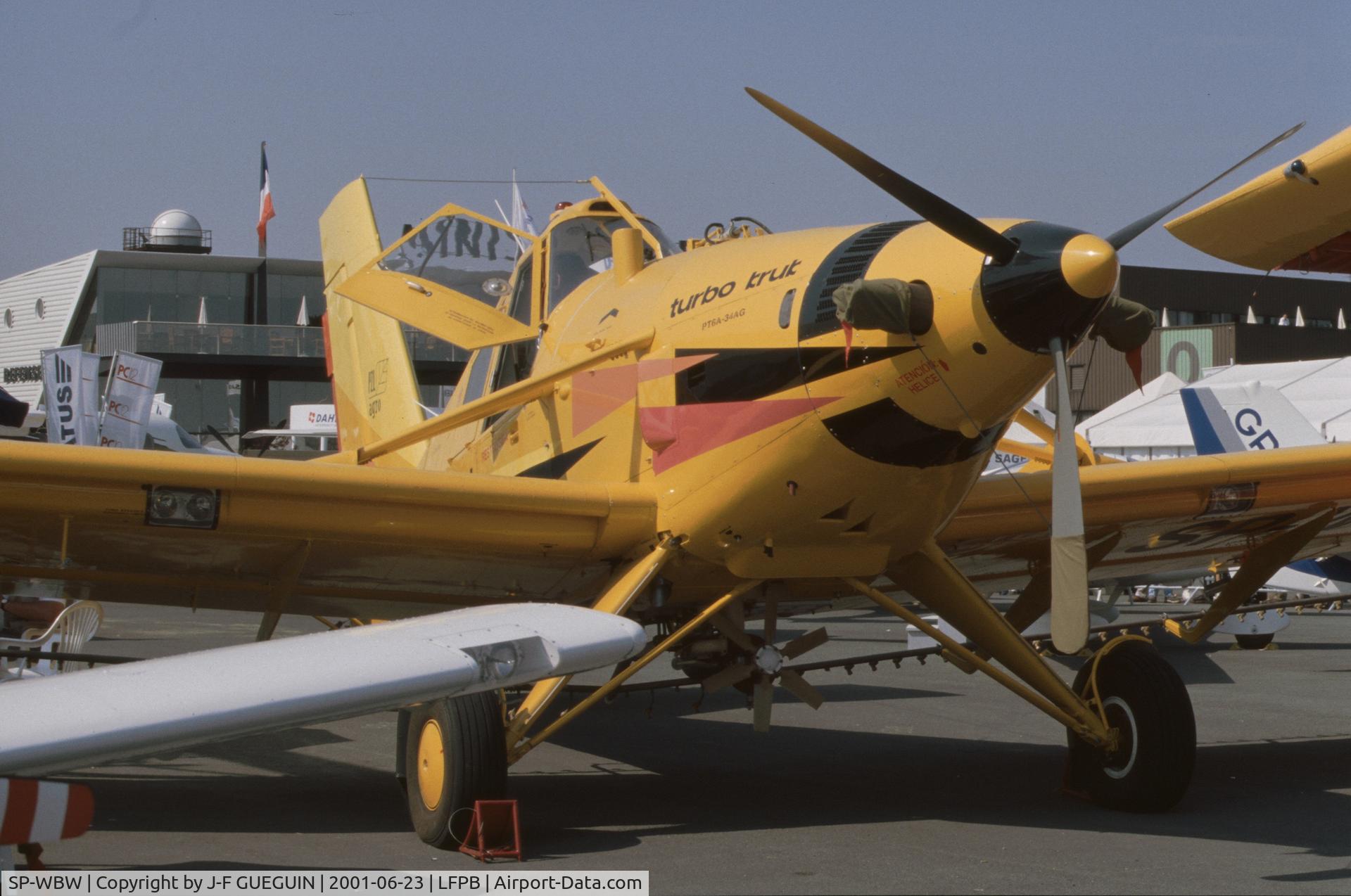 SP-WBW, PZL-Okecie PZL-106BTU-34 Turbo Kruk C/N 11980254, On display at 2001 Paris-Le Bourget airshow.
