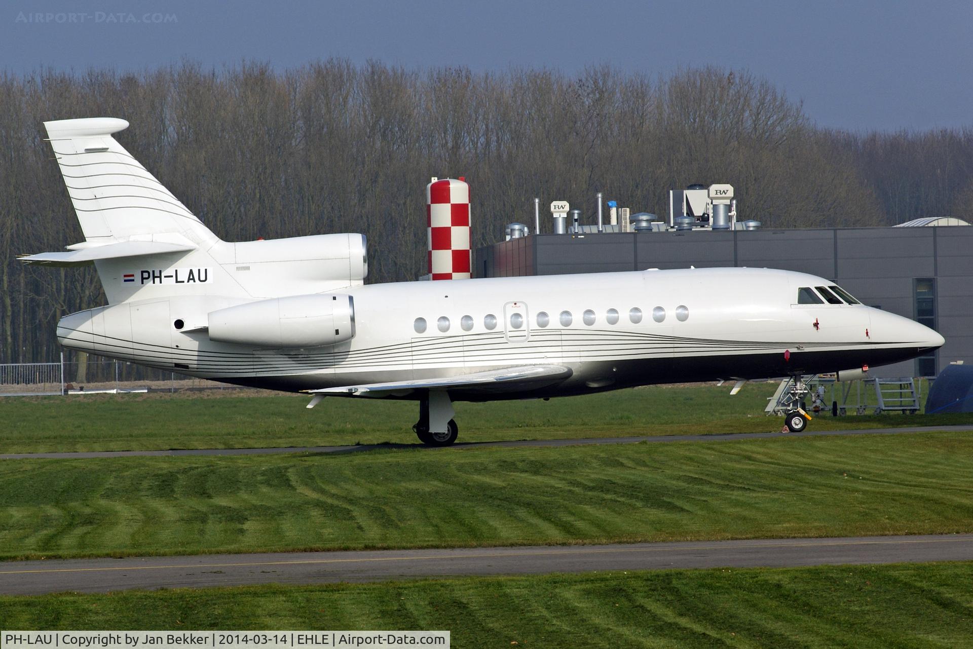 PH-LAU, 1999 Dassault Falcon 900EX C/N 54, Airport Lelystad
