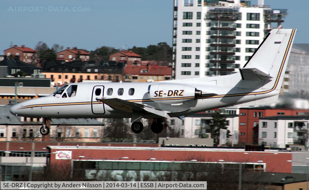 SE-DRZ, 1976 Cessna 500 Citation 1 C/N 500-0315, On final for runway 30.
