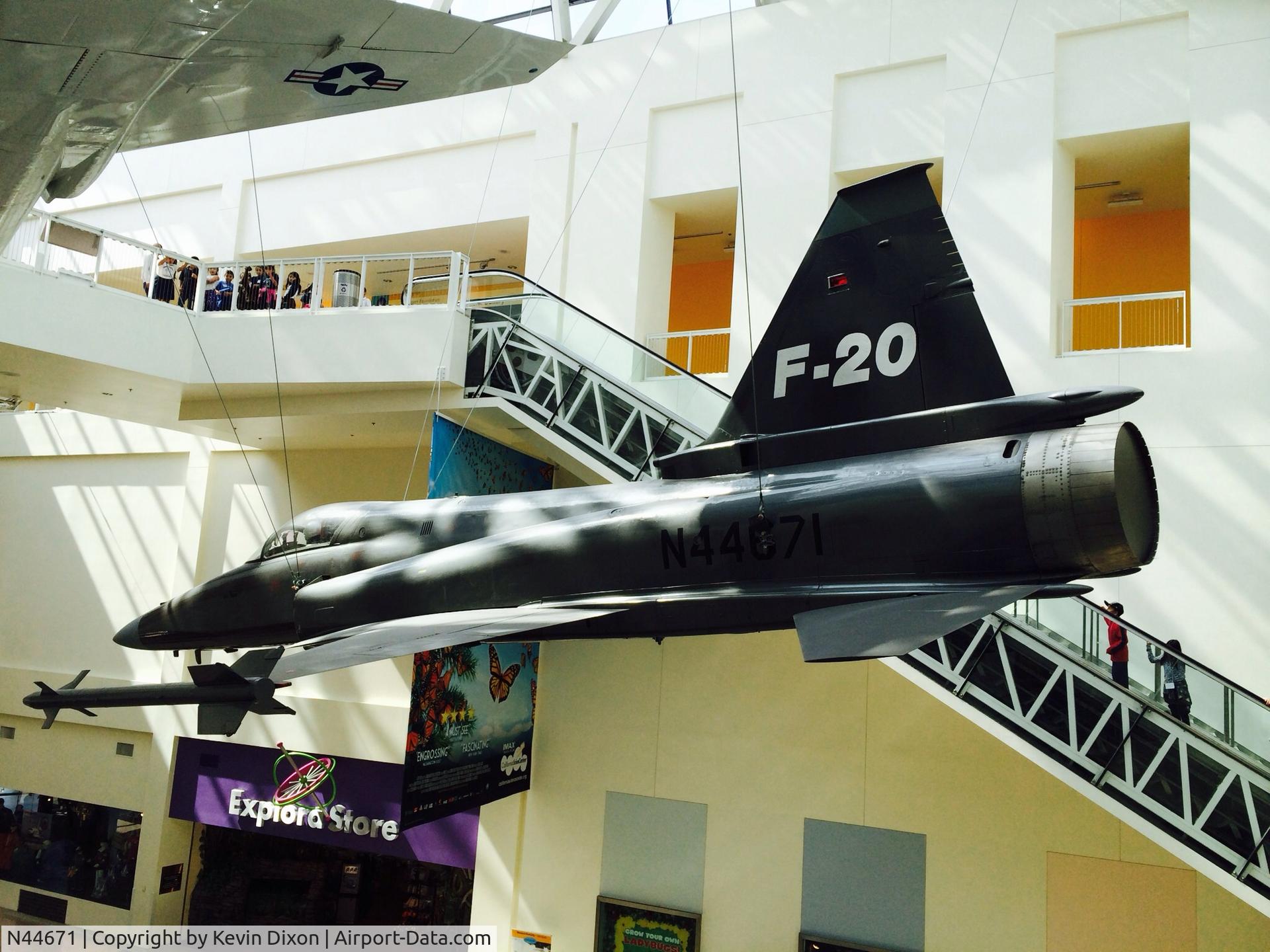 N44671, Northrop F-20A C/N GI1002, Los Angeles