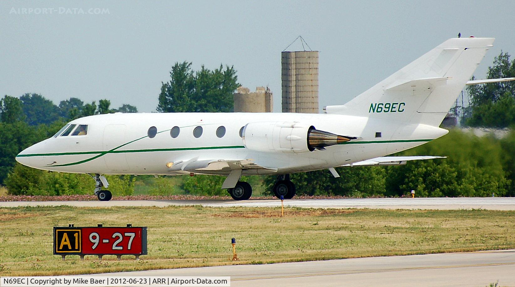 N69EC, 1985 Dassault Falcon 200 (20H) C/N 498, N69EC @ ARR