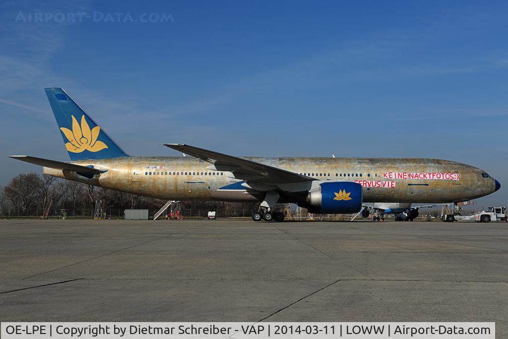 OE-LPE, 1998 Boeing 777-2Q8/ER C/N 27607, Austrian Airlines Boeing 777-200