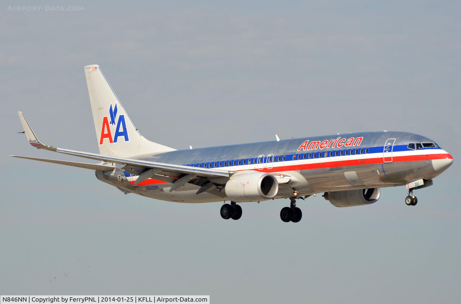 N846NN, 2010 Boeing 737-823 C/N 31101, American B738 landing