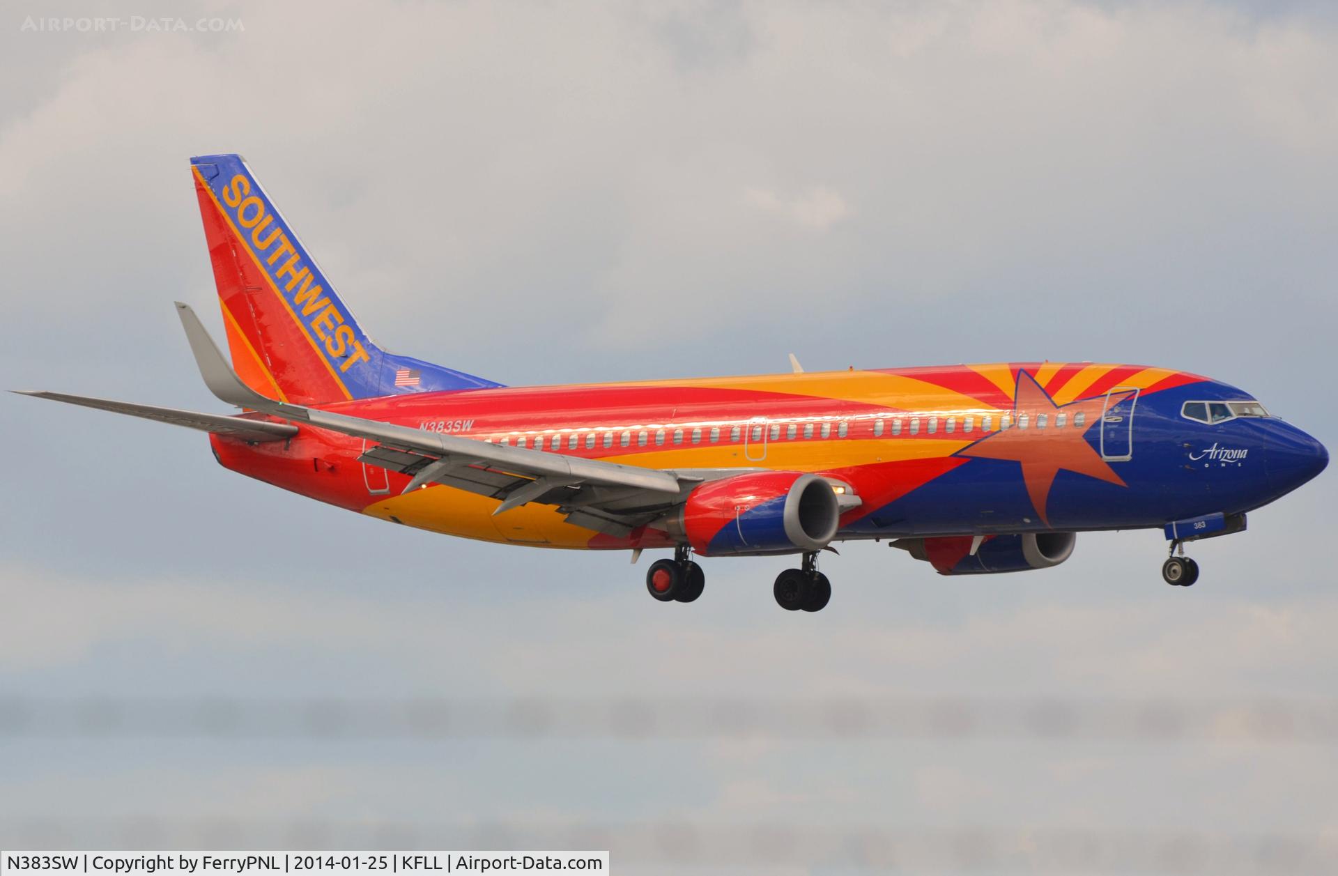 N383SW, 1994 Boeing 737-3H4 C/N 26589, Arizona One landing in FLL