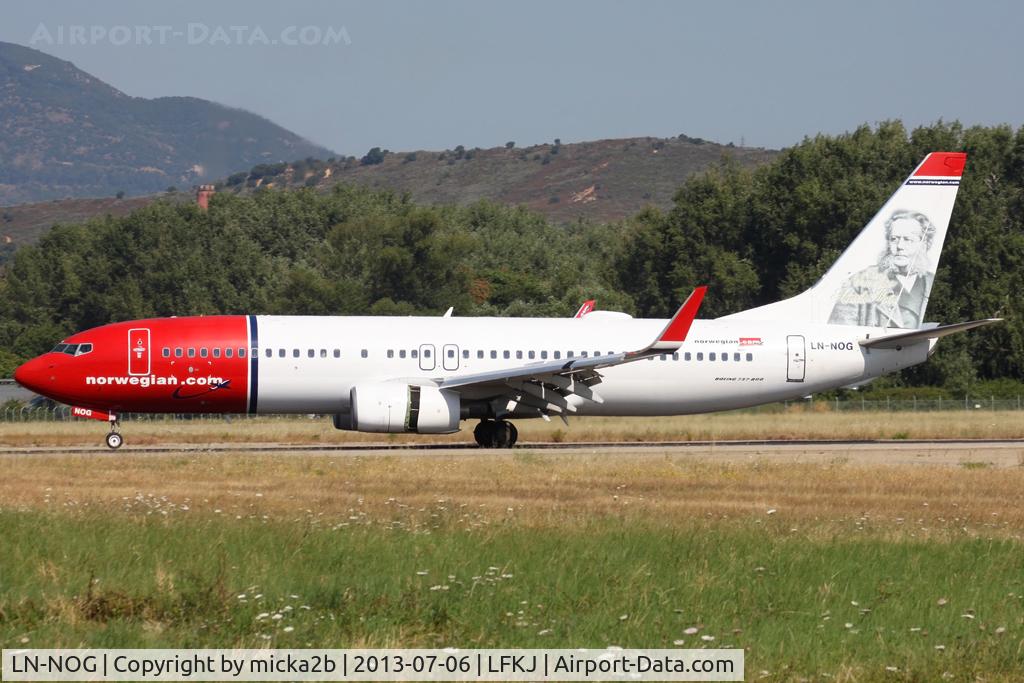 LN-NOG, 2009 Boeing 737-86N C/N 35647, Landing