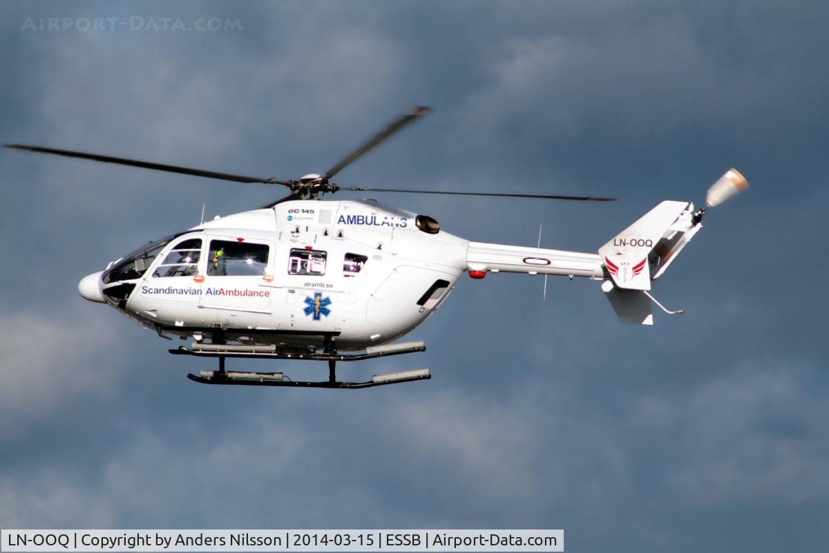 LN-OOQ, Eurocopter-Kawasaki EC-145 (BK-117C-2) C/N 9202, On final approach for runway 30.