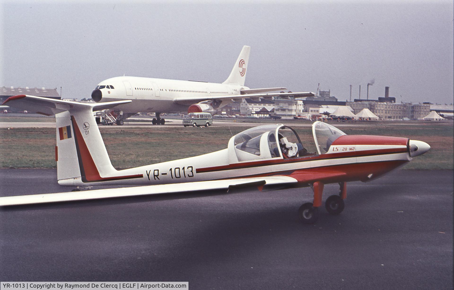YR-1013, ICA IS-28M2 C/N 01, September 1976 Airshow