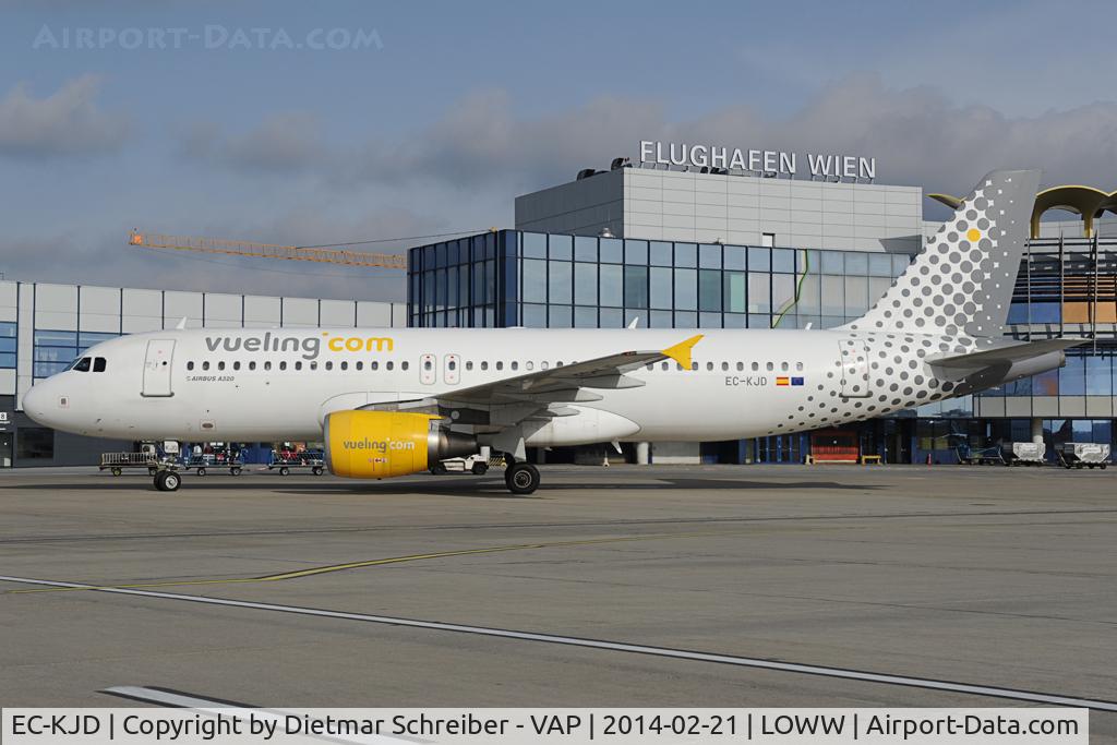 EC-KJD, 2007 Airbus A320-216 C/N 3237, Vueling Airbus 320