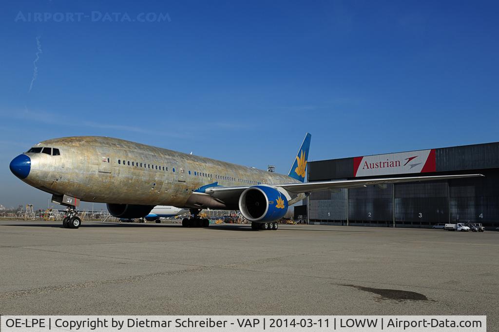 OE-LPE, 1998 Boeing 777-2Q8/ER C/N 27607, Austrian Airlines Boeing 777-200