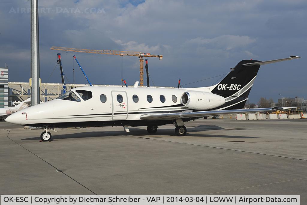 OK-ESC, 2000 Raytheon Beechjet 400A/Nextant N400XT C/N RK-295, Beech 400
