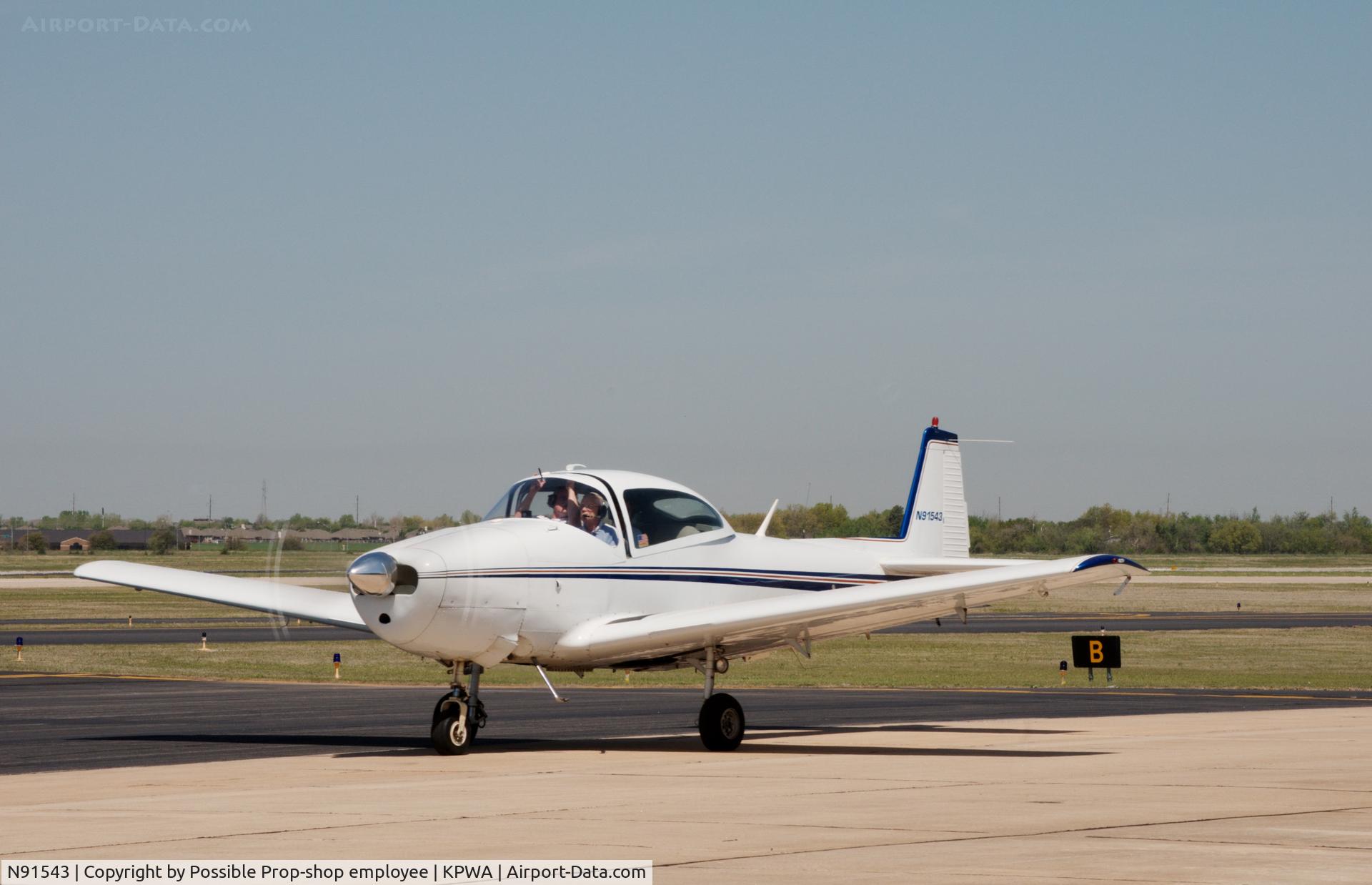 N91543, 1946 North American Navion A C/N NAV-4-325, Taken after landing at $200 hamburger airport  following flight test on new AD free MV propeller installed on the E225 upgraded engine.
