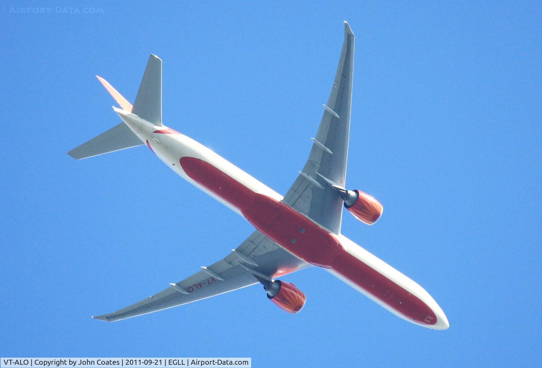 VT-ALO, 2009 Boeing 777-337/ER C/N 36313, Climbing from Heathrow over Chertsey