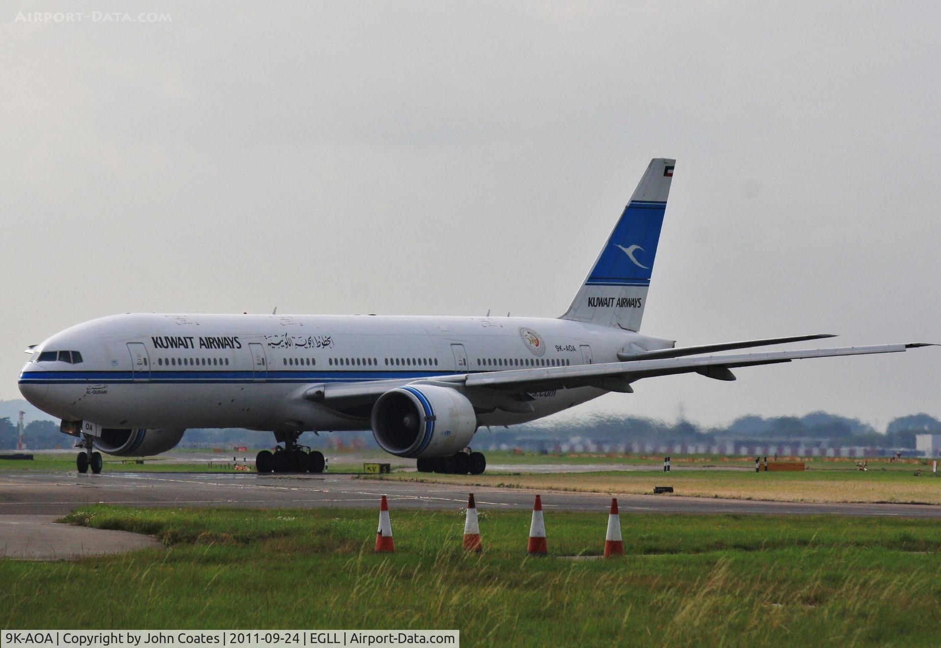 9K-AOA, 1998 Boeing 777-269/ER C/N 28743, Taxiing to 27L
