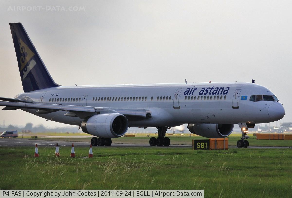 P4-FAS, 1998 Boeing 757-2G5 C/N 29489, Waiting for 27L
