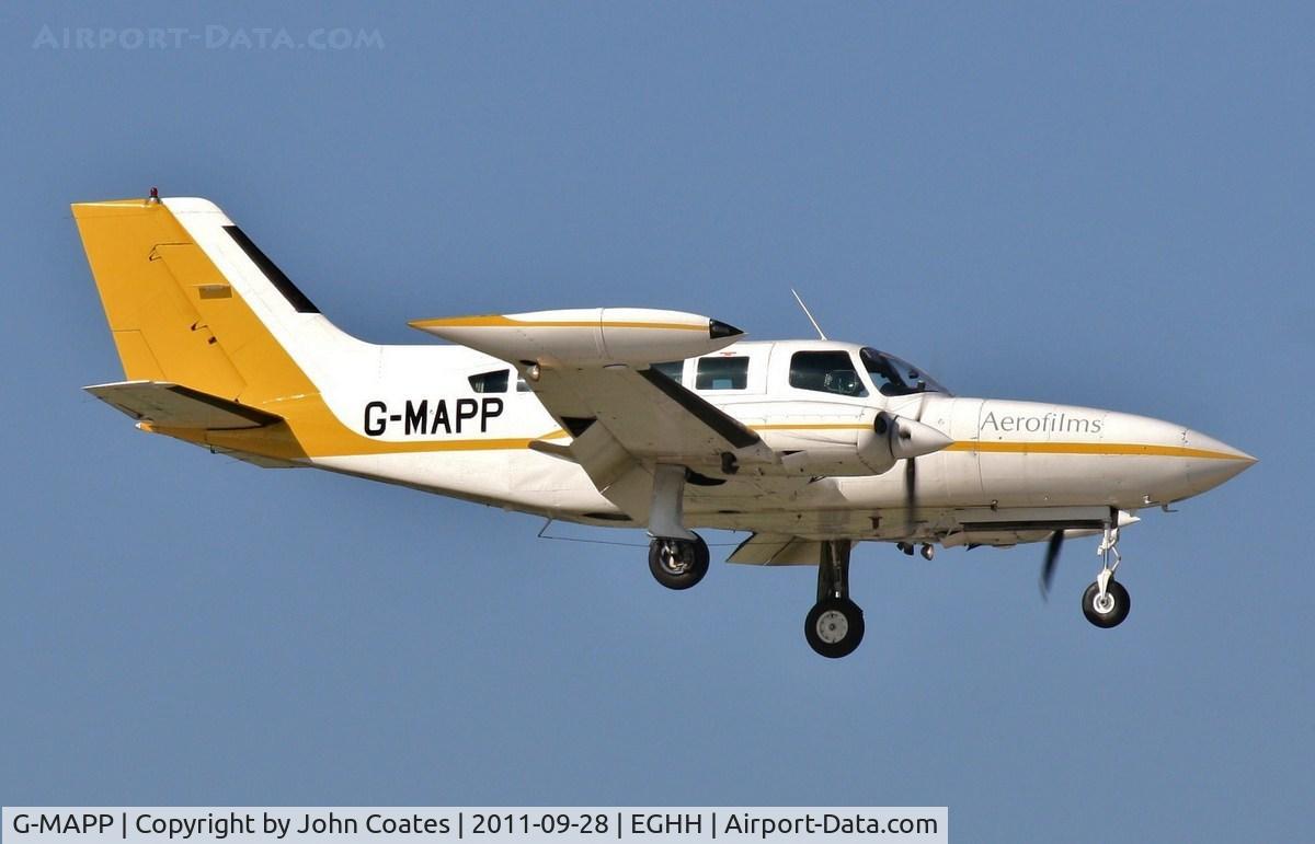 G-MAPP, 1974 Cessna 402B Utililiner C/N 402B-0583, Finals to 08