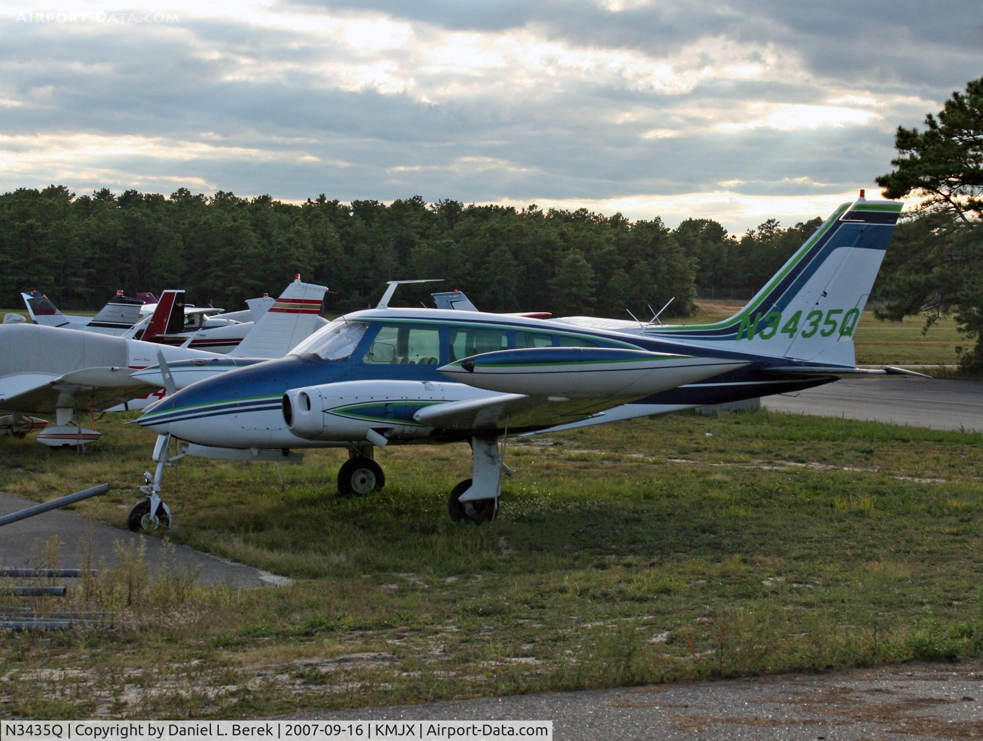 N3435Q, 1966 Cessna 320E Executive Skyknight C/N 320E0035, Handsome oldtimer, looking quite forlorn and neglected.