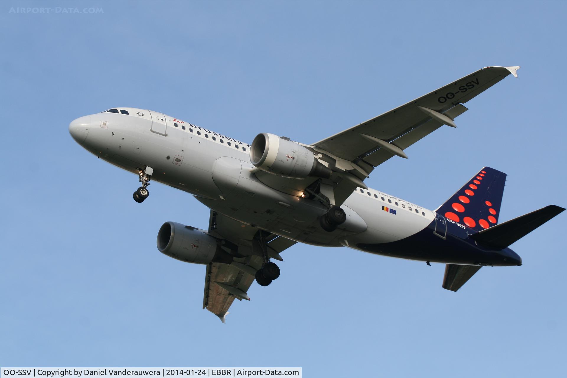 OO-SSV, 2004 Airbus A319-111 C/N 2196, Arrival to RWY 25R