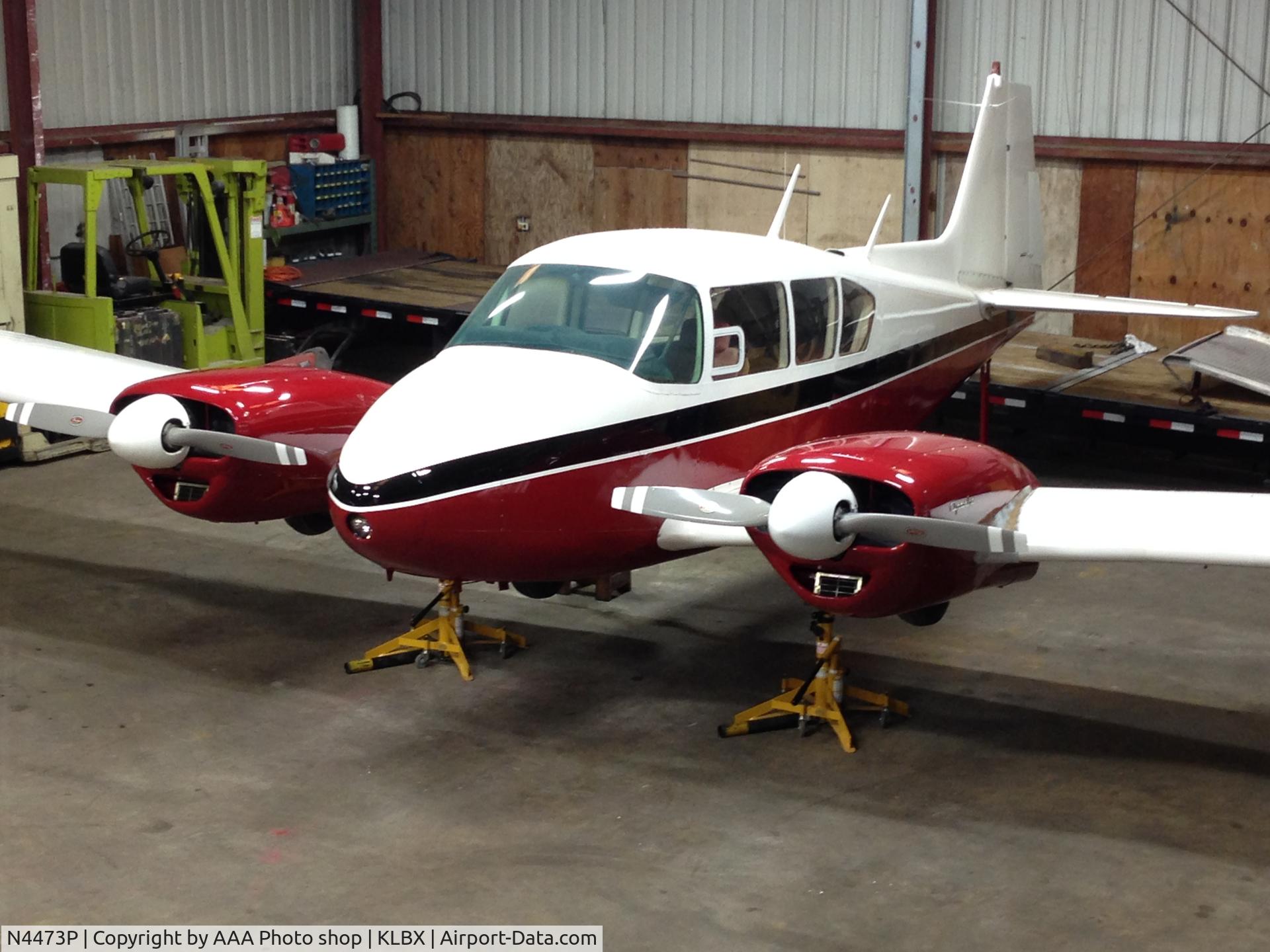 N4473P, 1961 Piper PA-23-160 Apache C/N 23-2018, 4473P gear swing