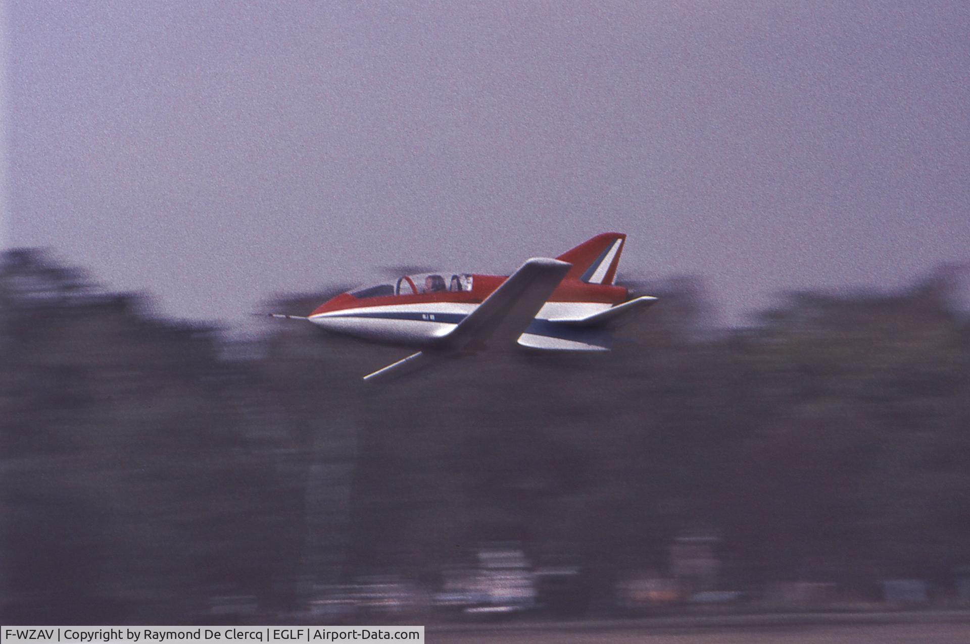 F-WZAV, Bede BD-5J C/N 5J-0005, Flying display at Farnborough Airshow ,september 1976.