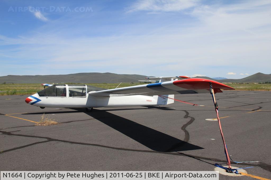 N1664, 1968 Slingsby T-53B C/N 1688, N1664 Slingsby T53 glider at Baker City, OR - a very rare beast!  The canopy is somewhat modified from the original.