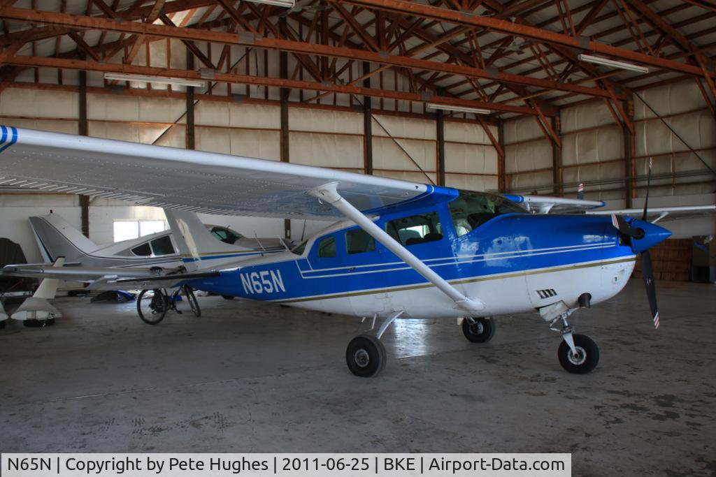 N65N, 1971 Cessna TU206F Turbo Stationair C/N U20601729, N65N Cessna 206 at Baker City, OR