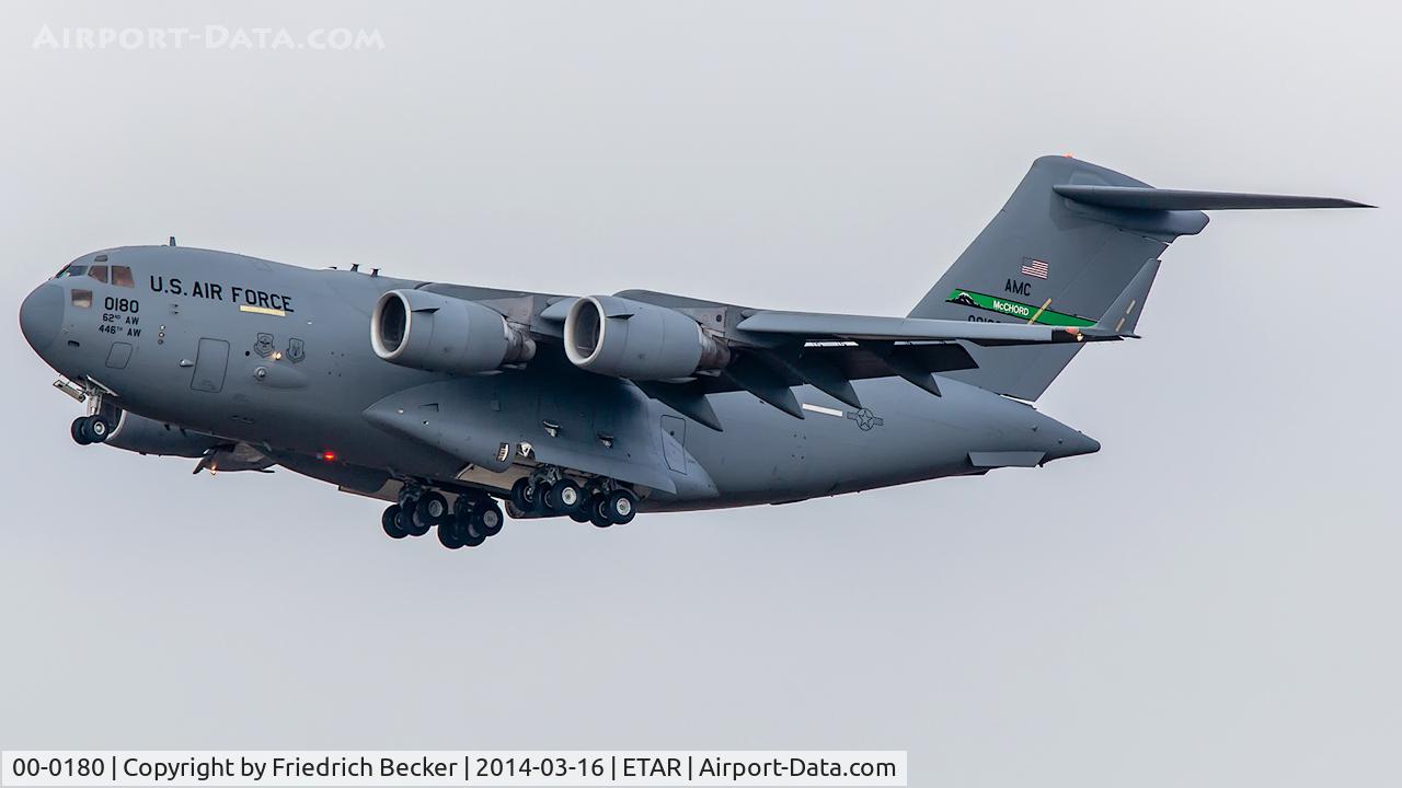 00-0180, 2000 Boeing C-17A Globemaster III C/N 50088/F087/P80, on final RW27
