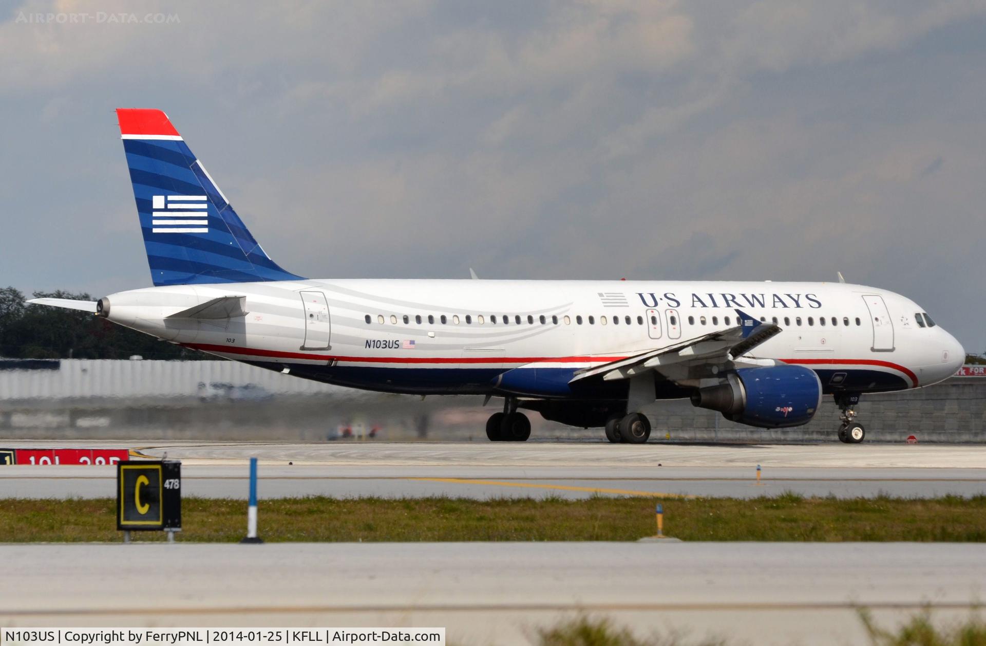 N103US, 1999 Airbus A320-214 C/N 0861, US A320 departing FLL.