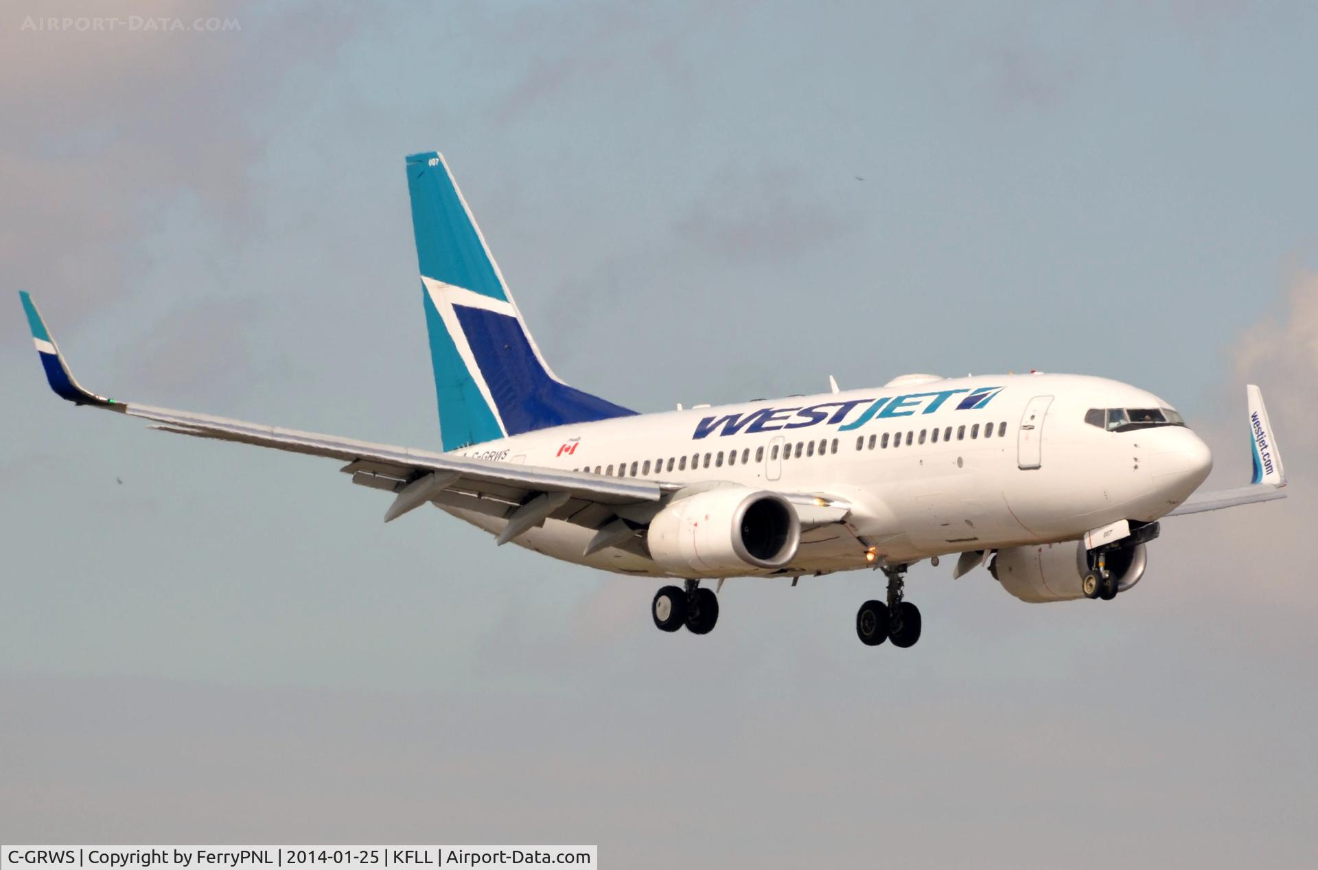 C-GRWS, 2002 Boeing 737-76N C/N 32881, Westair B737 landing