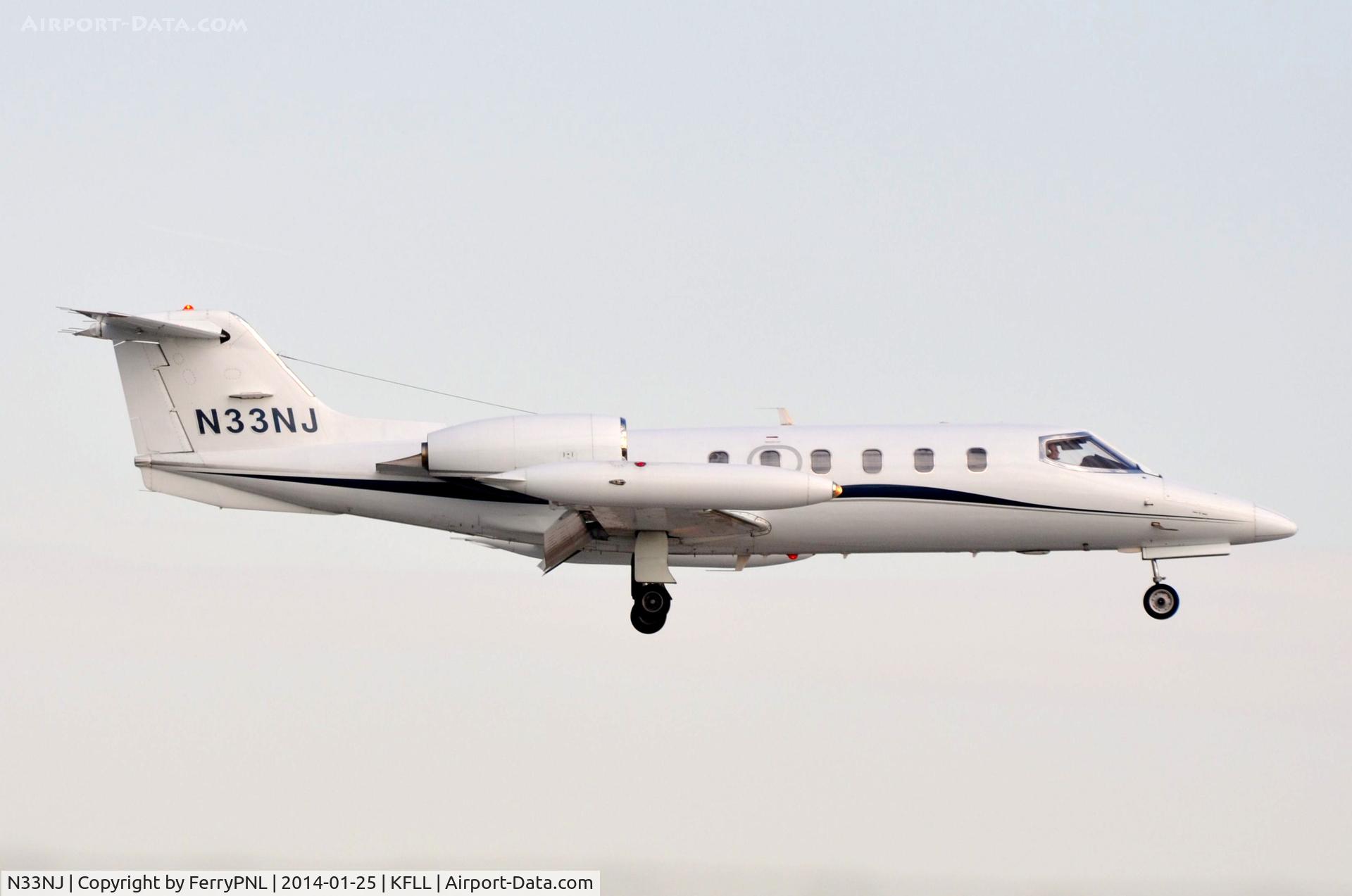 N33NJ, 1980 Gates Learjet 35A C/N 35A-305, National Jets Inc Lj35A landing.