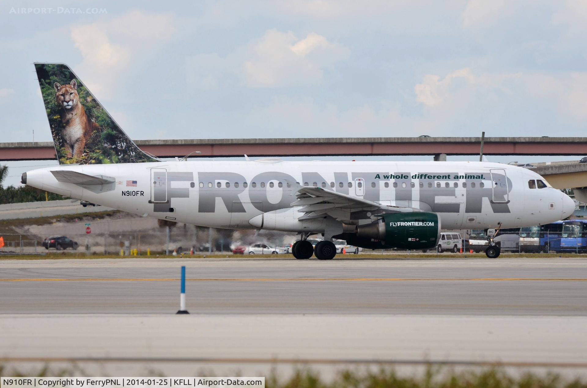 N910FR, 2002 Airbus A319-112 C/N 1781, Frontier A319 lining-up
