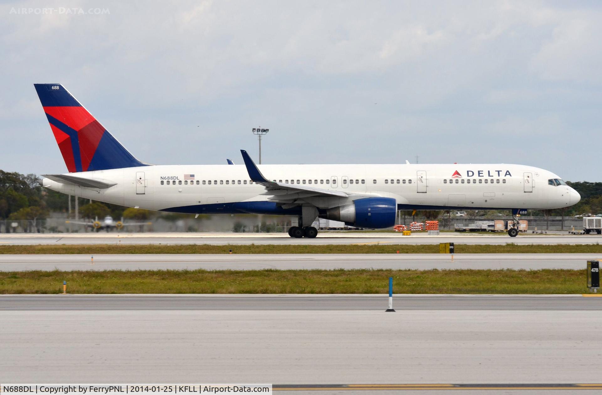 N688DL, 1998 Boeing 757-232 C/N 27587, Delta B752 lining-up