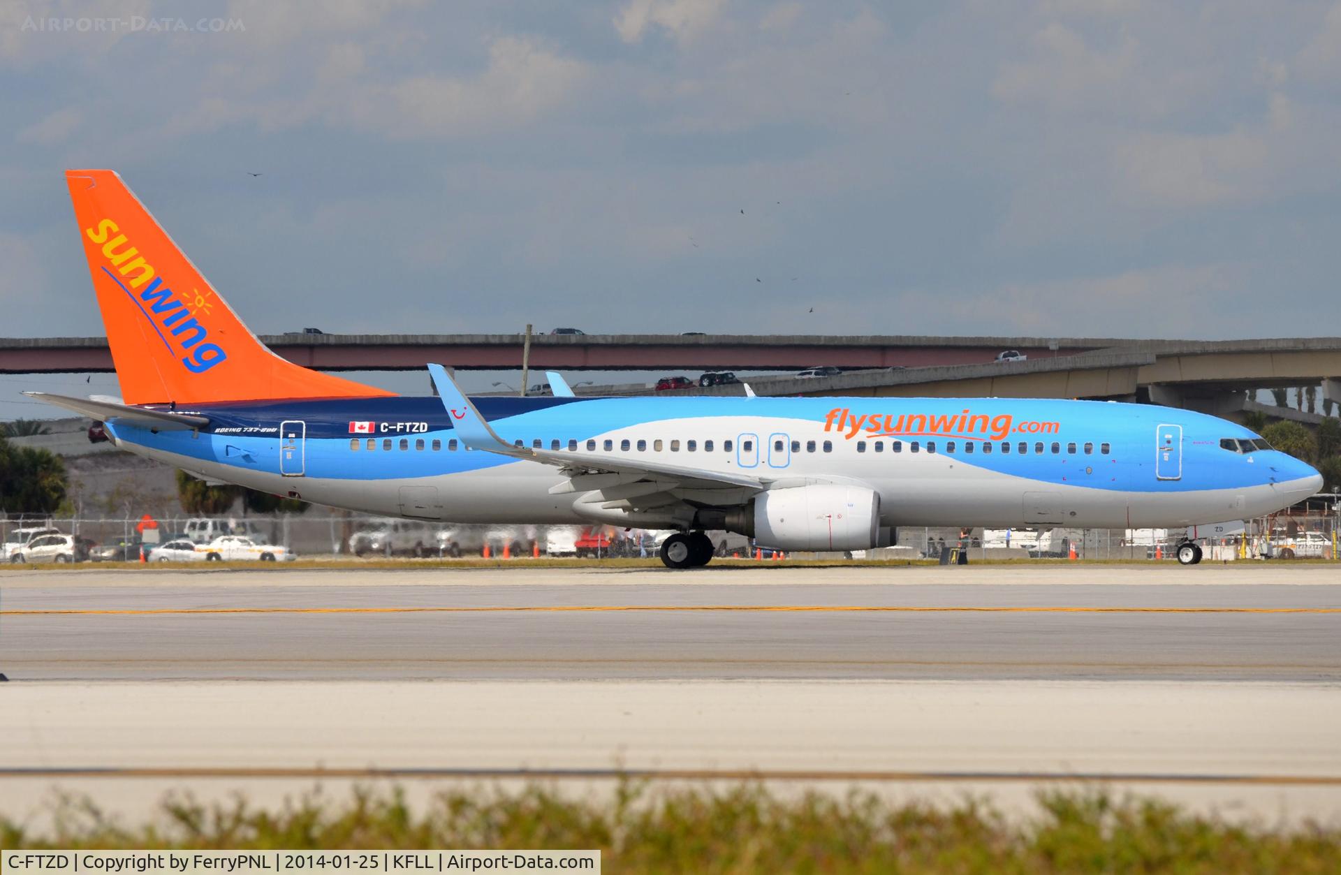 C-FTZD, 2007 Boeing 737-8K5 C/N 35132, Sunwing B738 in basic Thomson c/s