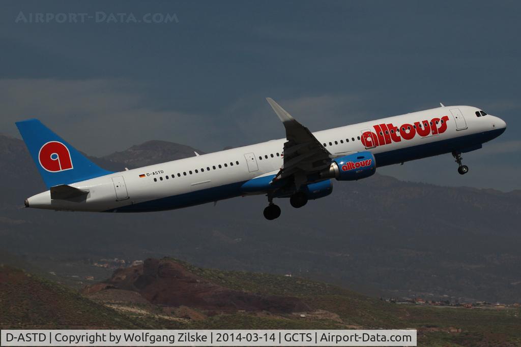 D-ASTD, 2013 Airbus A321-211 C/N 5843, visitor