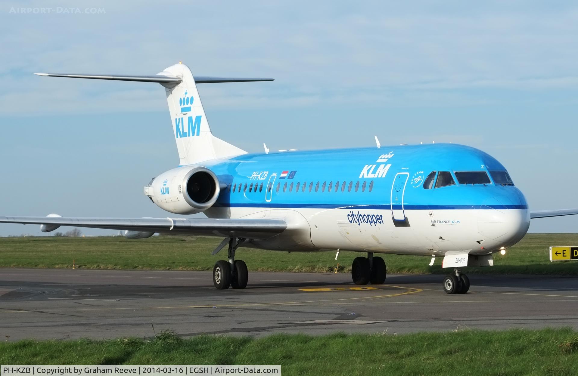 PH-KZB, 1996 Fokker 70 (F-28-070) C/N 11562, Just landed.