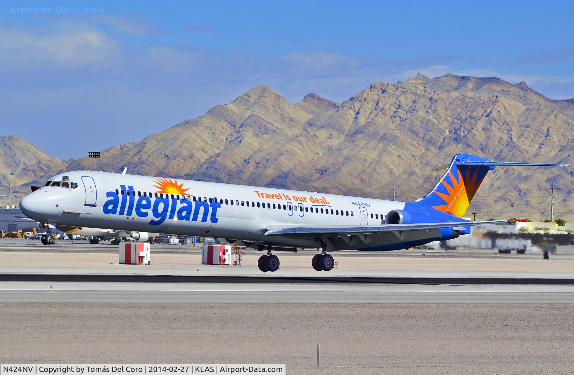 N424NV, 1986 McDonnell Douglas MD-83 (DC-9-83) C/N 49421, N424NV Allegiant Air 1986 McDonnell Douglas MD-83 - cn 49421 / ln 1263

McDonnell Douglas MD-82 
modified to MD-83 01-2012

Las Vegas - McCarran International (LAS / KLAS)
USA - Nevada, February 27, 2014
Photo: Tomás Del Coro