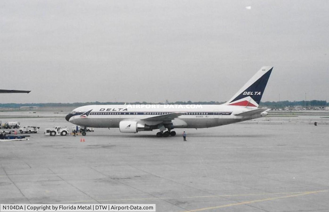 N104DA, 1982 Boeing 767-232 C/N 22216, Delta 767-200