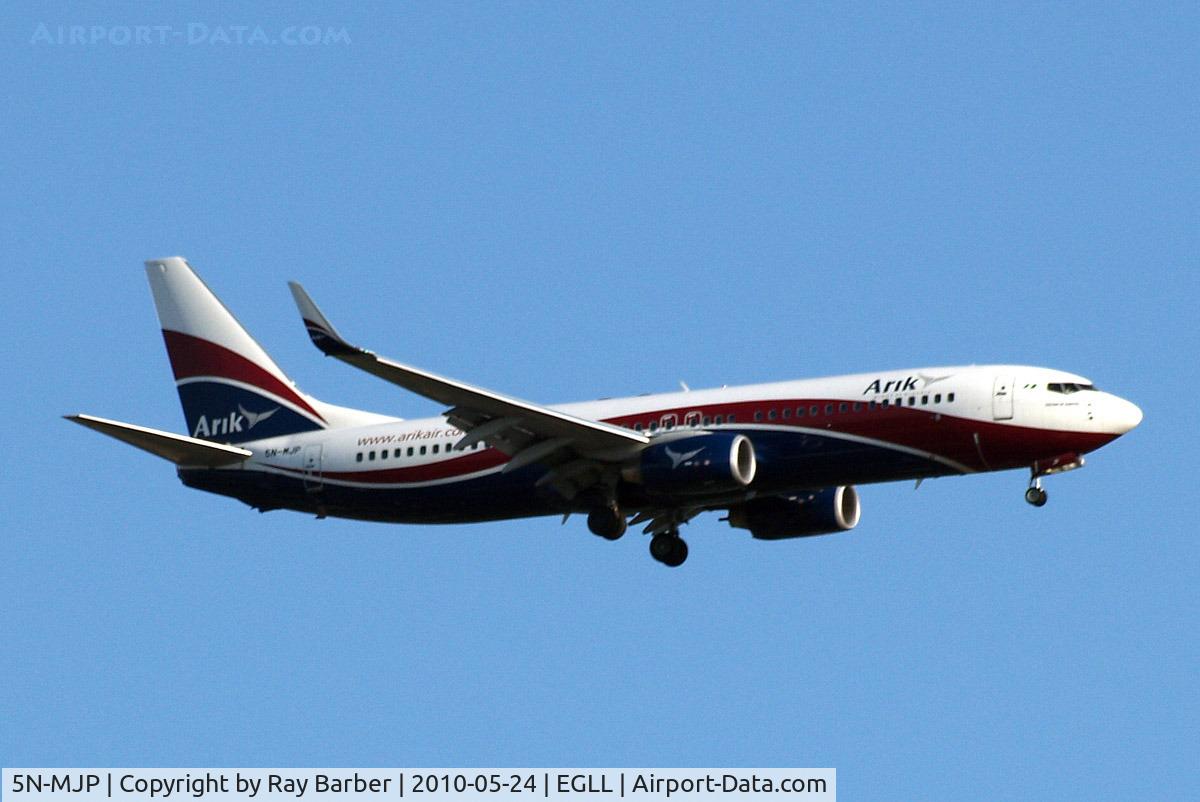 5N-MJP, 2009 Boeing 737-8JE C/N 38970, Boeing 737-8JE [38970] (Arik Air) Home~G 24/05/2010. On approach 27L.