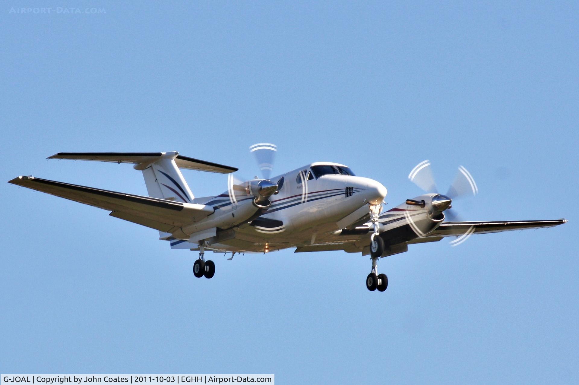 G-JOAL, 1983 Beech B200 King Air C/N BB-1158, Approach to 26