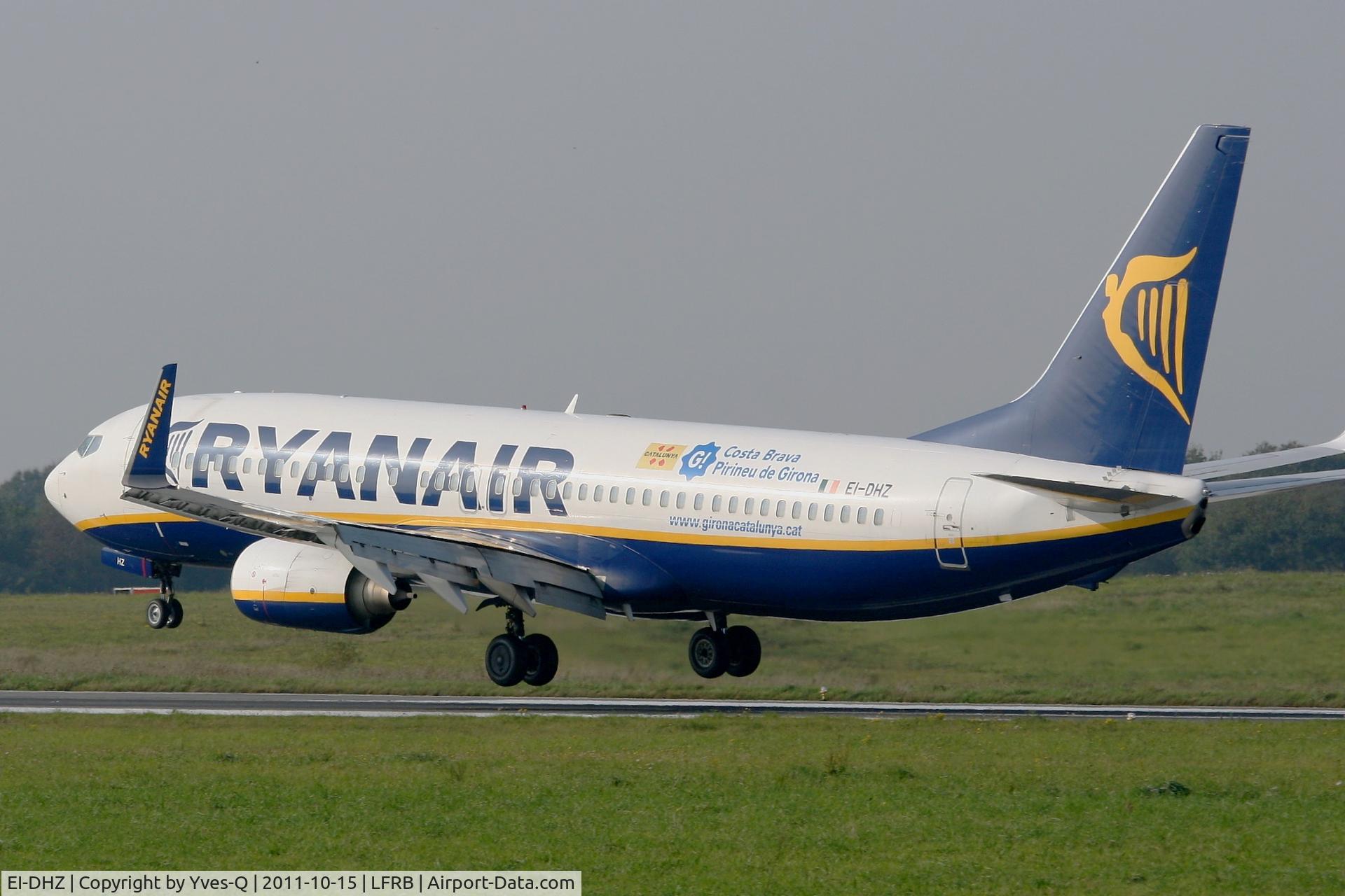EI-DHZ, 2005 Boeing 737-8AS C/N 33583, Boeing 737-8AS, On final rwy 25L, Brest-Guipavas Airport (LFRB-BES)