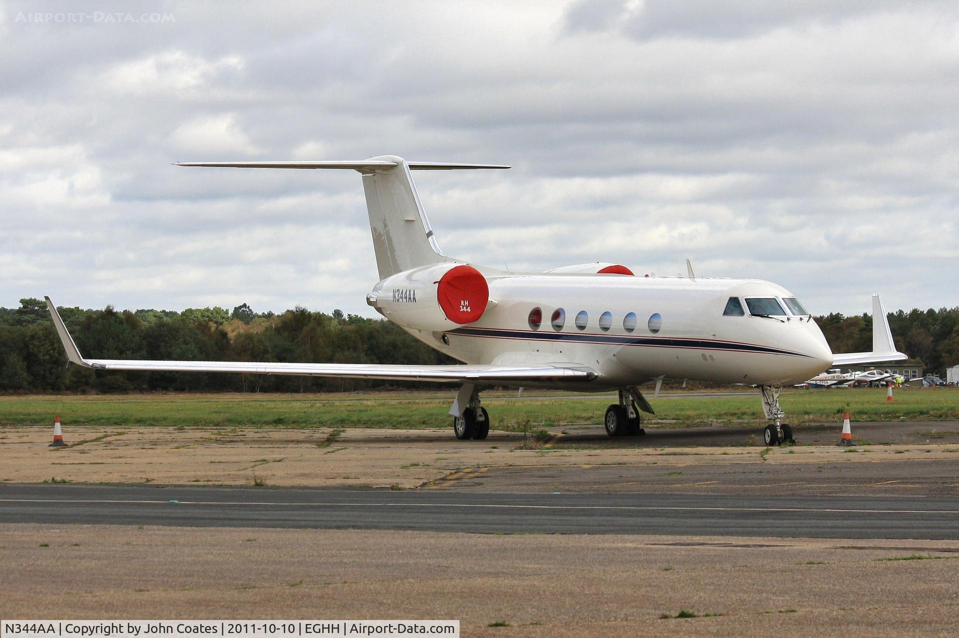 N344AA, 1992 Gulfstream Aerospace G-IV C/N 1207, At Signatures