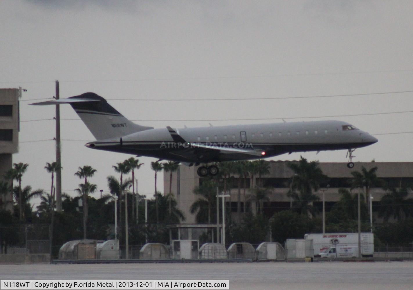 N118WT, Bombardier BD-700-1A10 Global Express C/N 9327, Global Express
