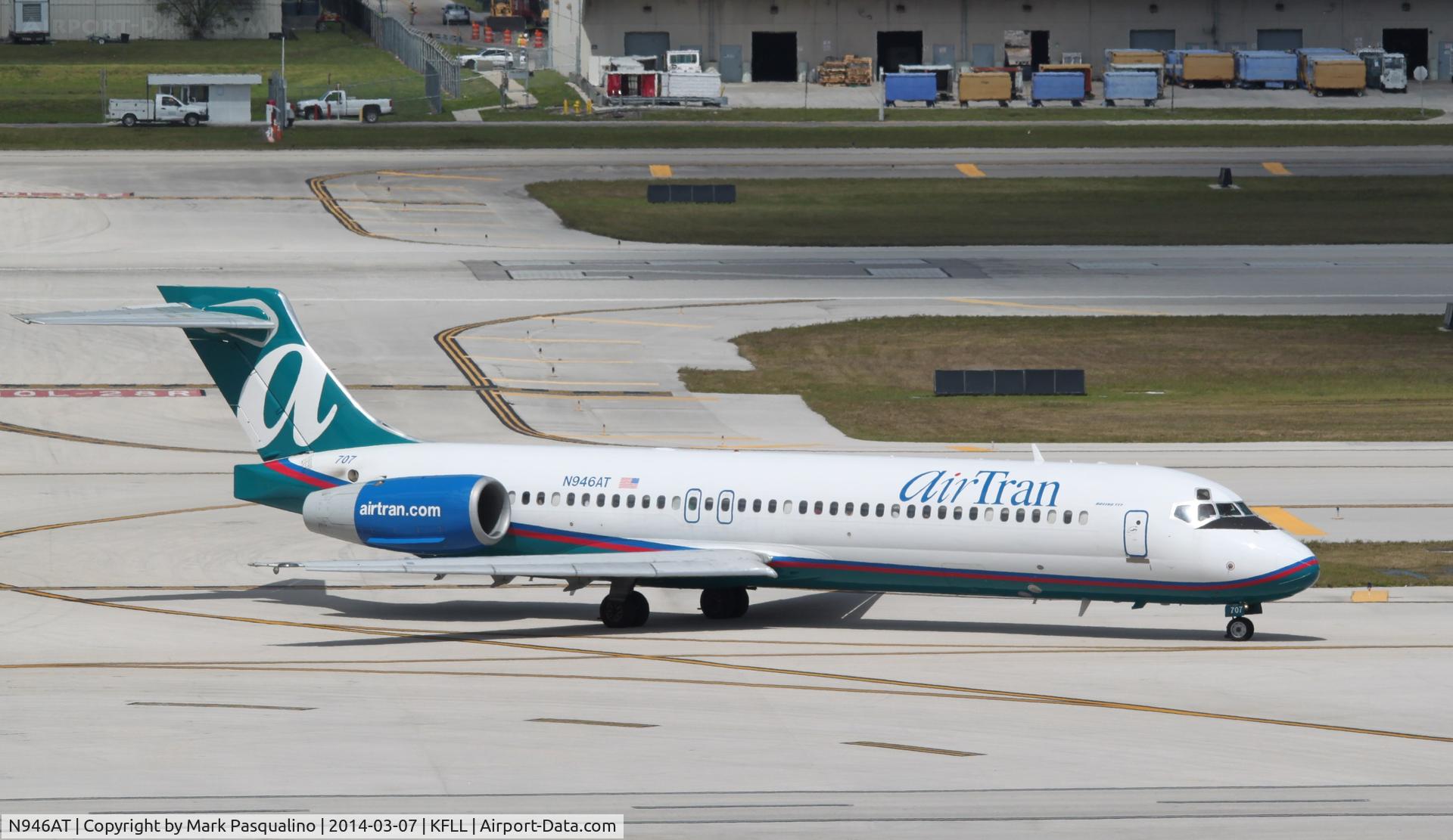 N946AT, 1999 Boeing 717-200 C/N 55009, Boeing 717-200