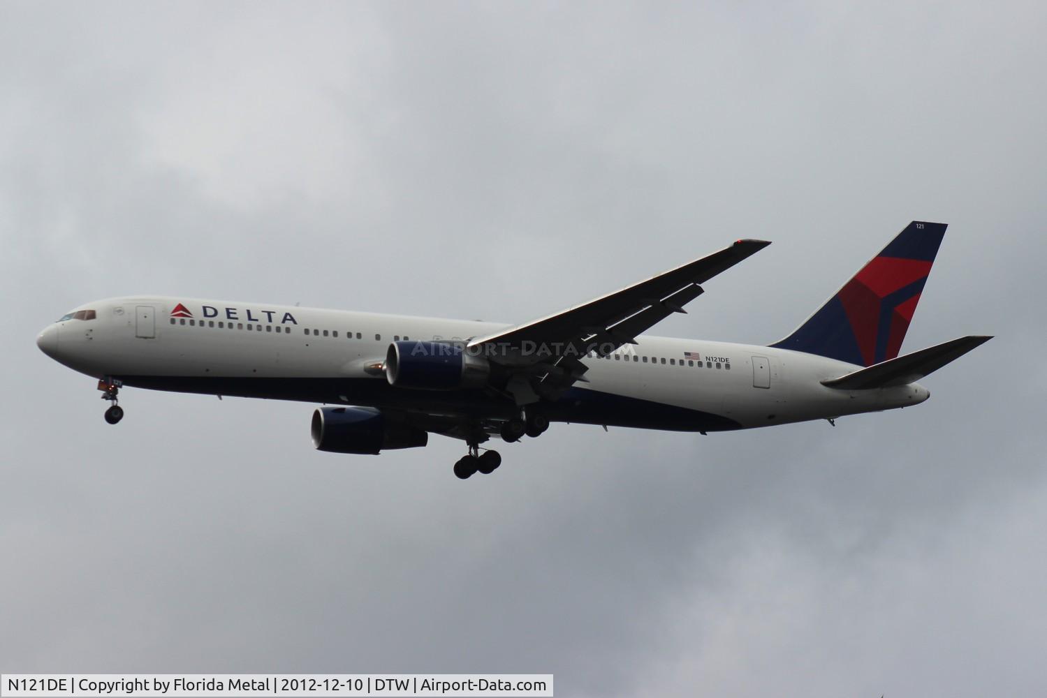 N121DE, 1987 Boeing 767-332 C/N 23435, Delta 767-300