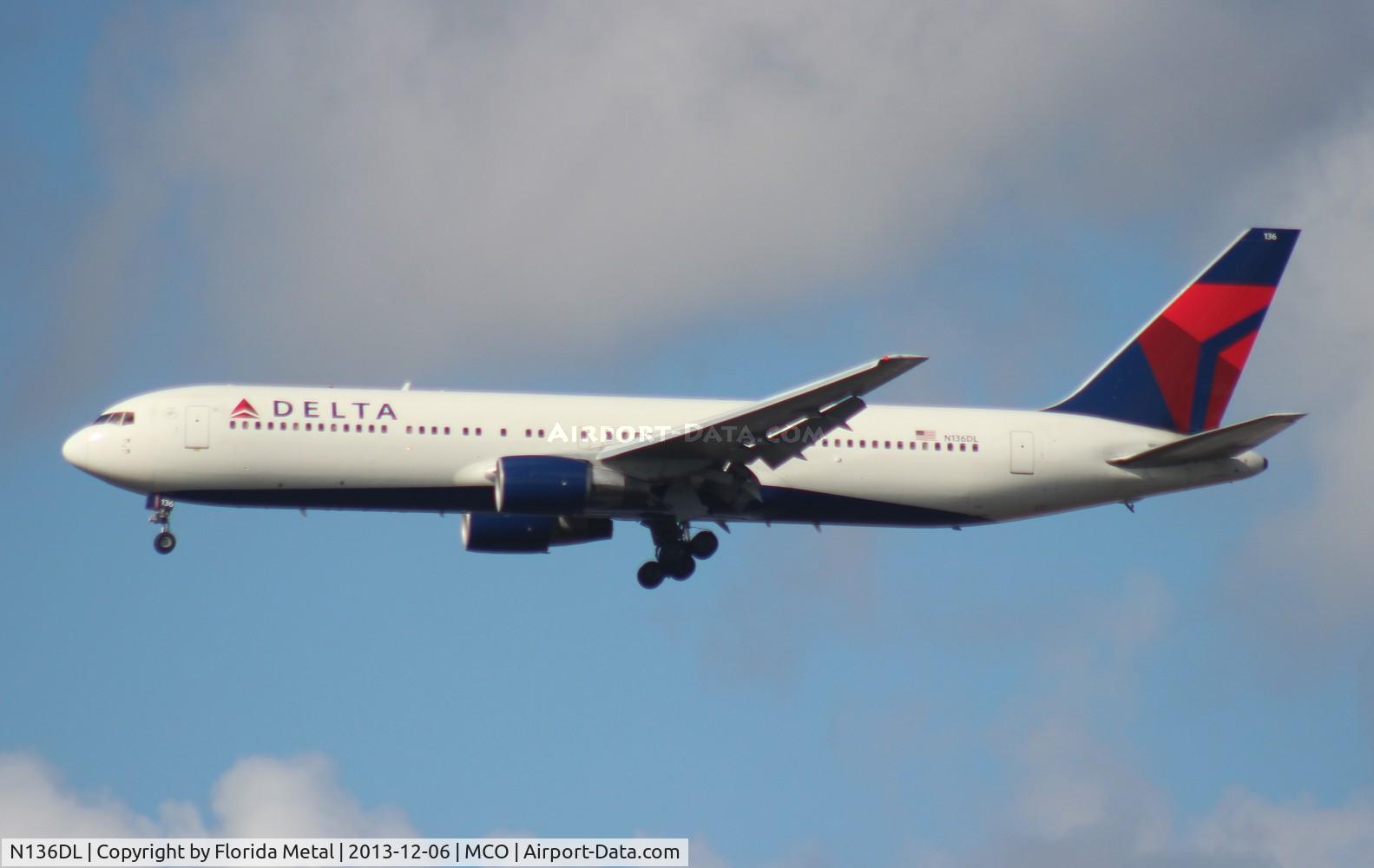 N136DL, 1991 Boeing 767-332 C/N 25146, Delta 767-300