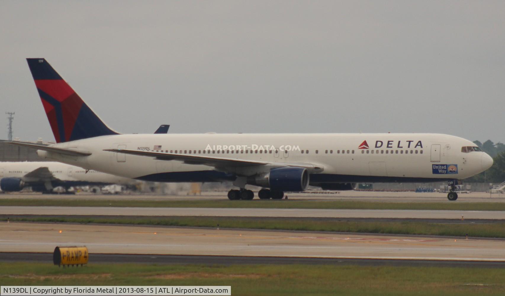 N139DL, 1992 Boeing 767-332 C/N 25984, Delta 767-300