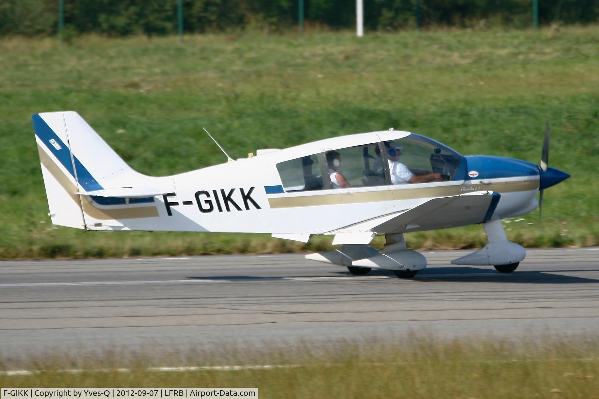 F-GIKK, Robin DR-400-120 C/N 1942, Robin DR-400-120, Landing rwy 07R, Brest-Guipavas Airport (LFRB-BES)