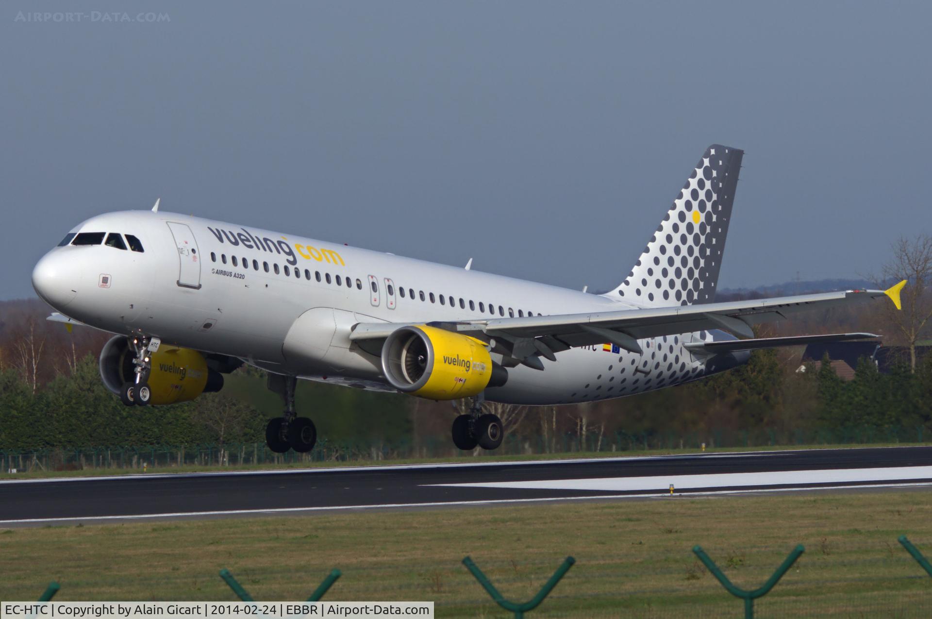EC-HTC, 2001 Airbus A320-214 C/N 1540, Landing